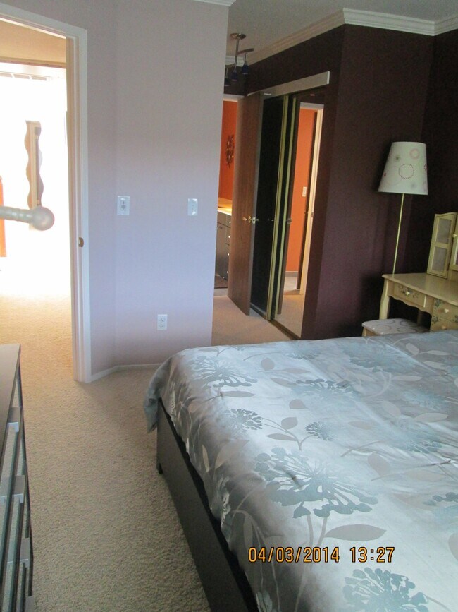 Building Photo - Stonegate living!