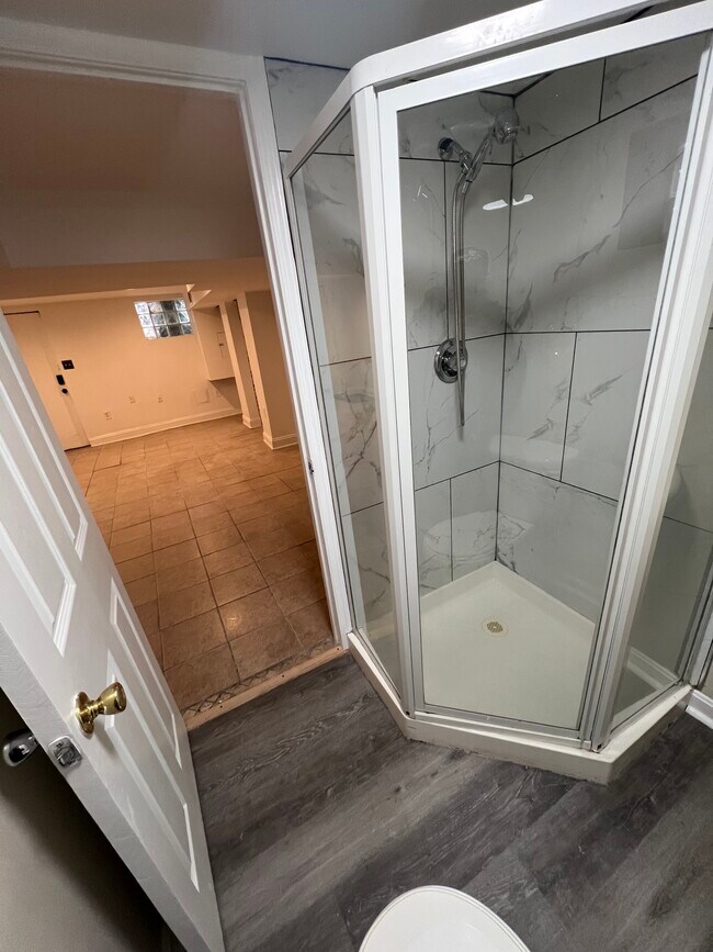 Building Photo - 1011 Hollins St