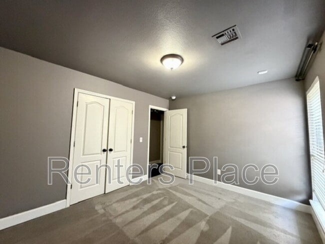 Building Photo - 3827 W Canton St