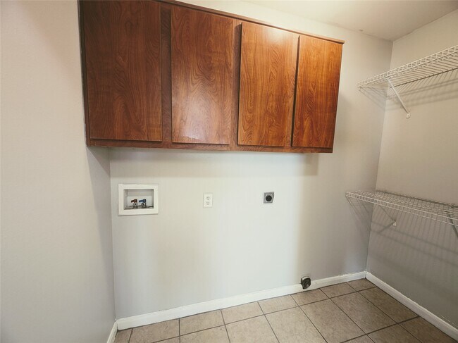 Building Photo - 138 S Bend Ct