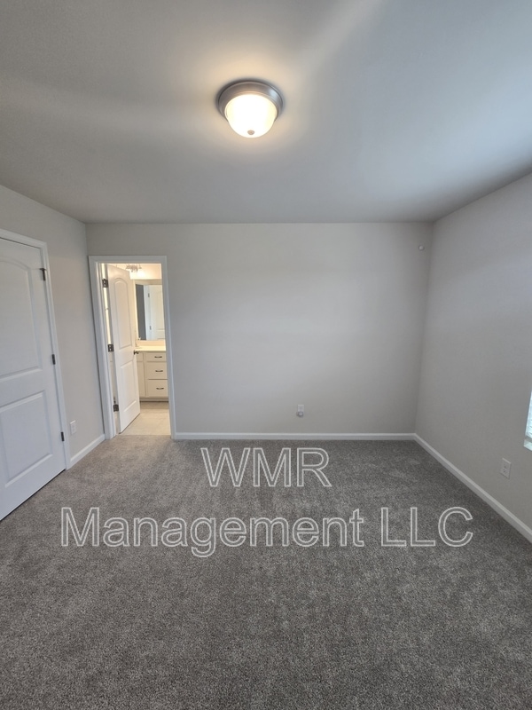 Building Photo - 1119 Bellshill Dr