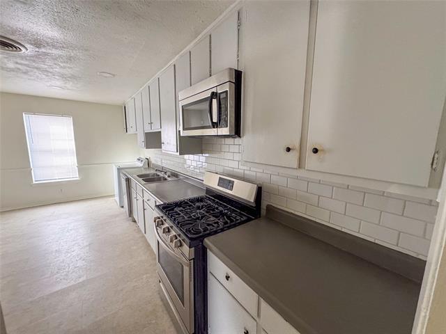 Building Photo - 60 Pershing Dr