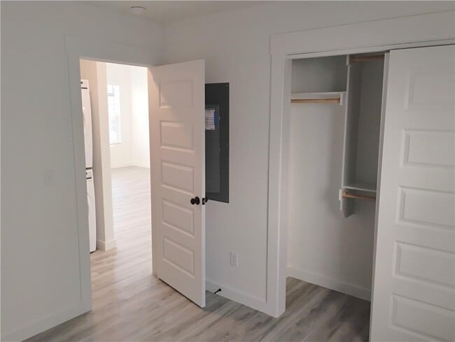 Building Photo - 951 Reading RR Ln