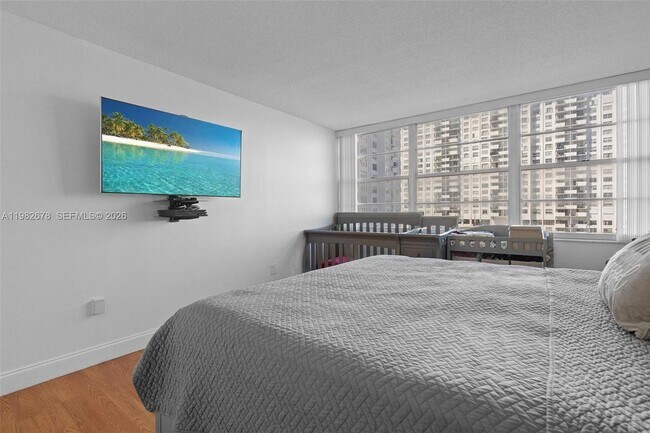 Building Photo - 18071 Biscayne Blvd