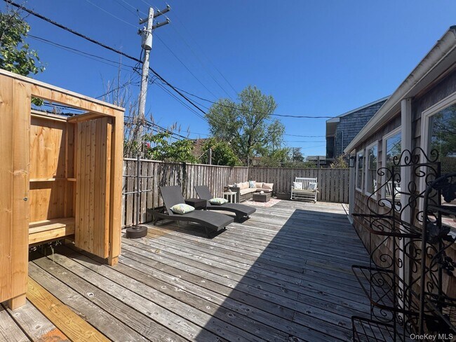 Building Photo - 917 Evergreen Walk