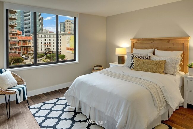 Building Photo - 2Bd/2Ba Seattle Condo