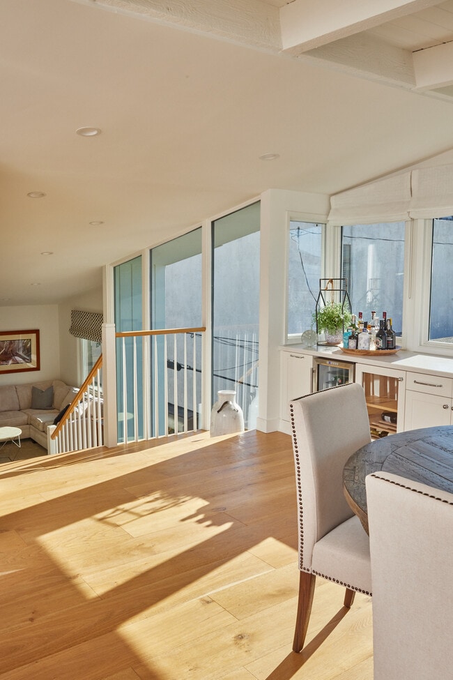 Building Photo - 14 Westwind St