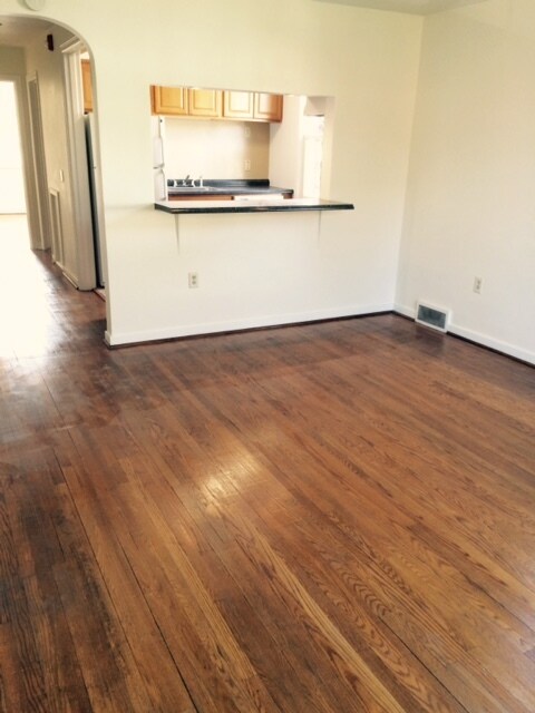 Building Photo - 303 Culbertson Ave