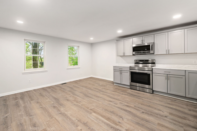 Building Photo - 1584 Mink St SW