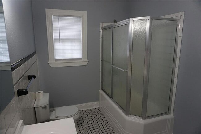 Building Photo - 177 W 5th St