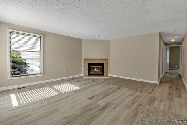 Building Photo - 16 Hubbardston Pl