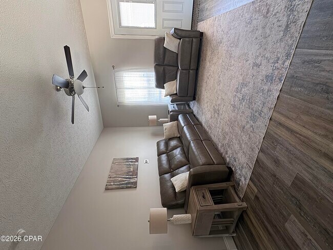 Building Photo - 801 W 17th St