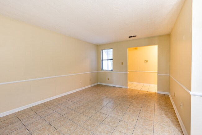 Building Photo - 868 Brookfield Pkwy