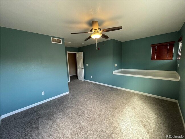 Building Photo - 5014 Everett St