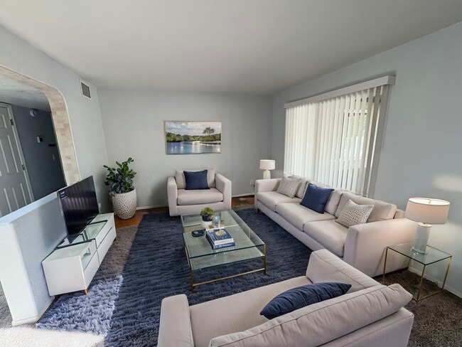 Building Photo - Beautiful eastside location