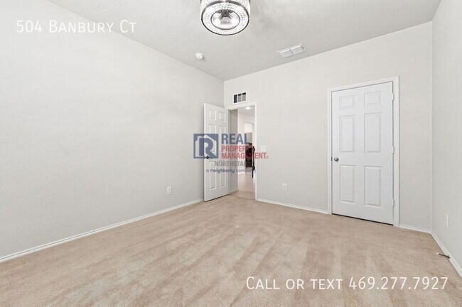 Building Photo - 504 Banbury Ct
