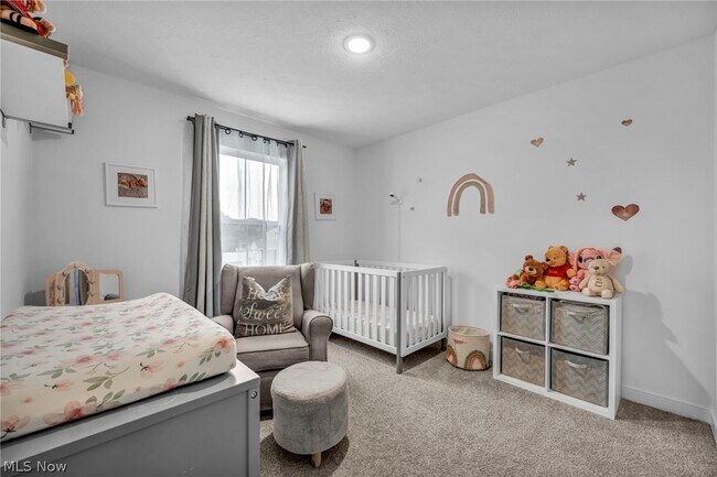 Building Photo - 704 Maple Hollow Ct