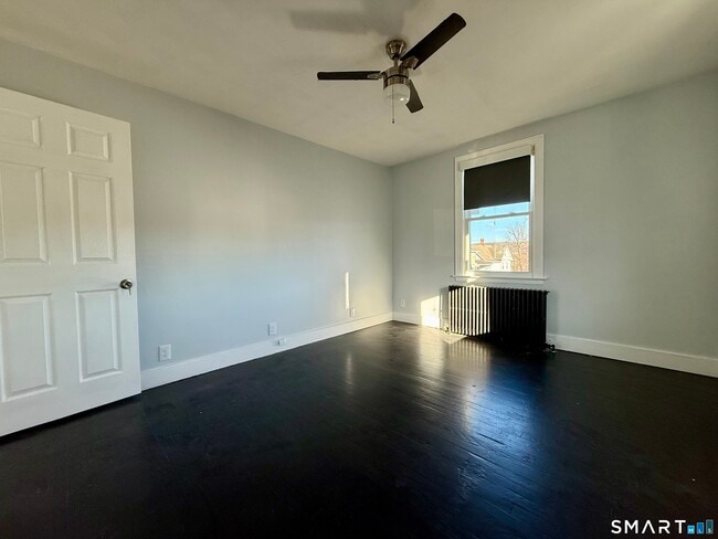 Building Photo - 30 Russell St