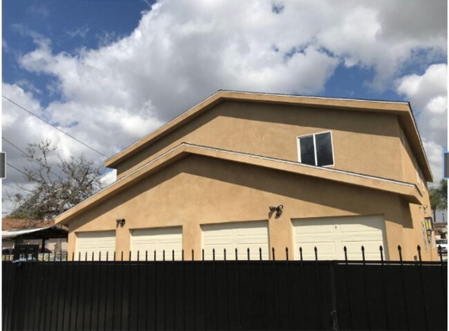 Building Photo - 2022 E 74th St
