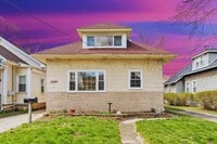 Building Photo - 12738 Elm St