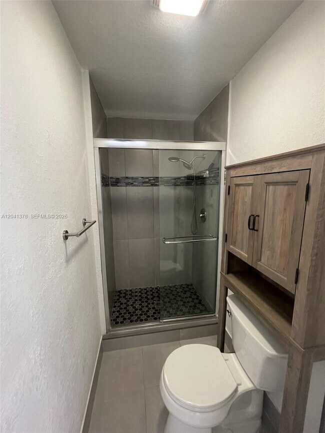Building Photo - 2580 Coral Springs Dr