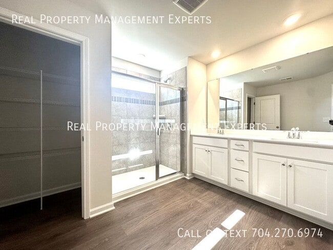 Building Photo - 13123 Cottage Crst Ln