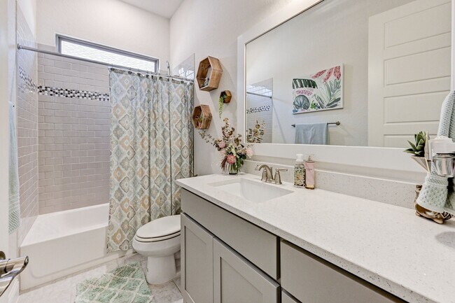 Building Photo - 4221 Davis Oak Dr