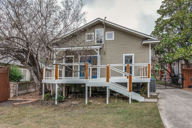 Building Photo - 3-BEDROOM COTTAGE IN ALAMO HEIGHTS