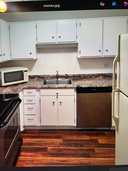 Building Photo - 147 Milk St