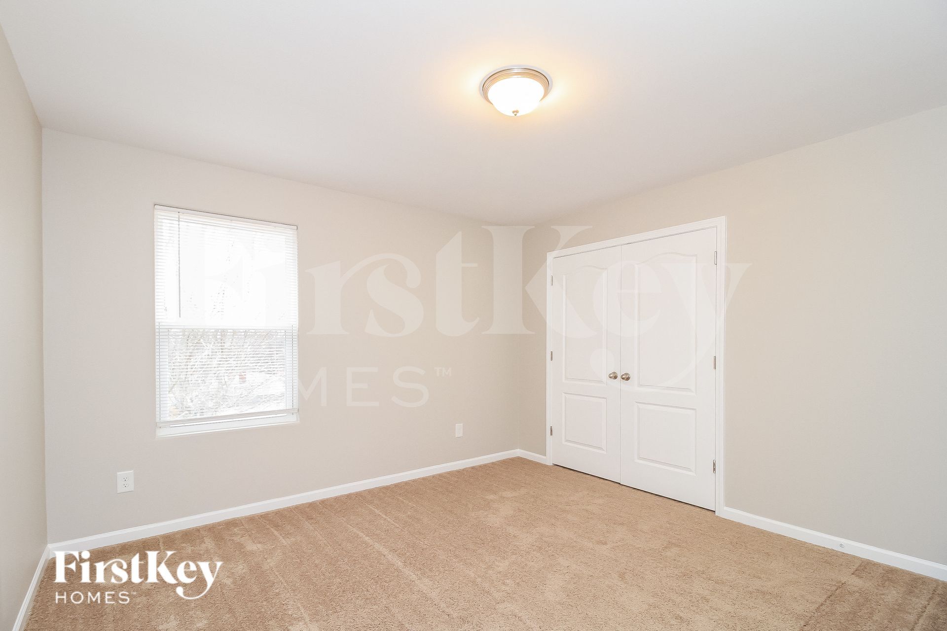 Building Photo - 274 Kendall Dr