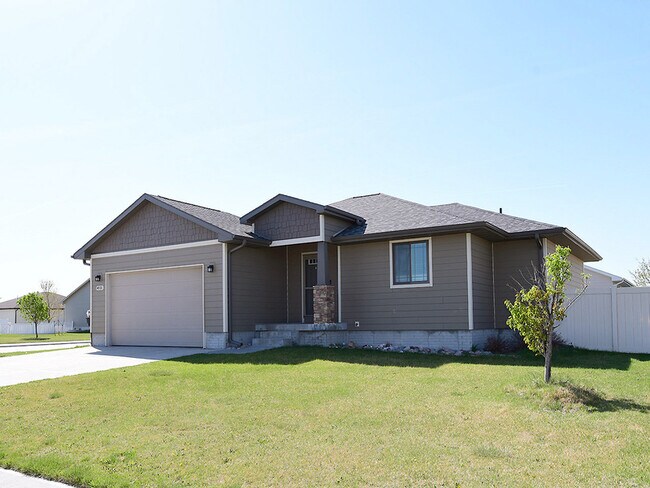 Building Photo - 4225 Yarrow Dr