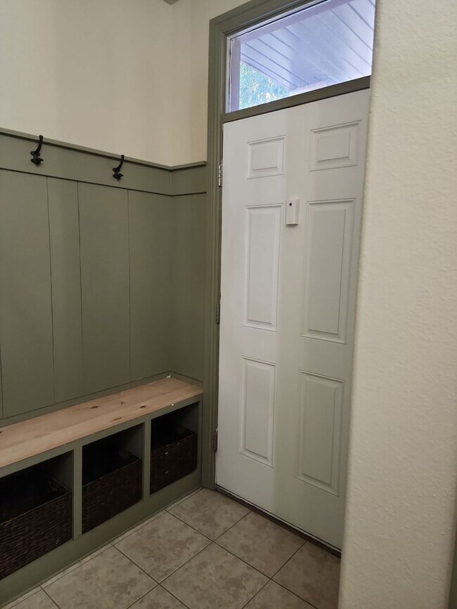 Building Photo - Cedar Crossings Townhome