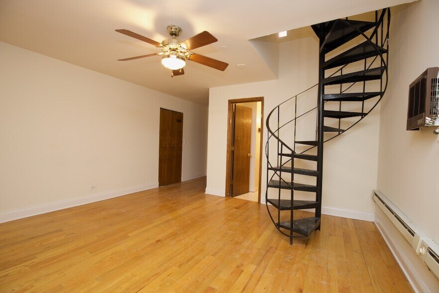Building Photo - 820 W Cornelia