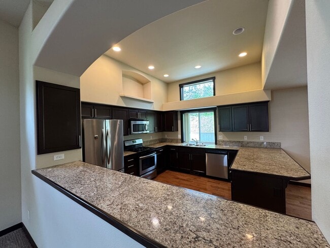 Building Photo - Gorgeous Mount Vernon Home 3 bedroom 2.5 Bathroom