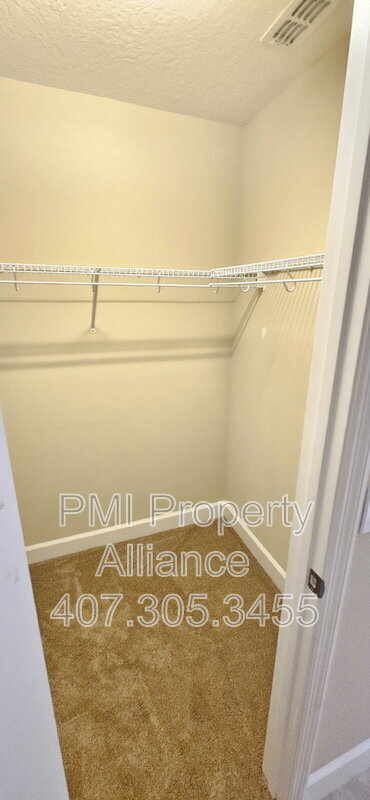 Building Photo - 7118 Broomshedge Tr