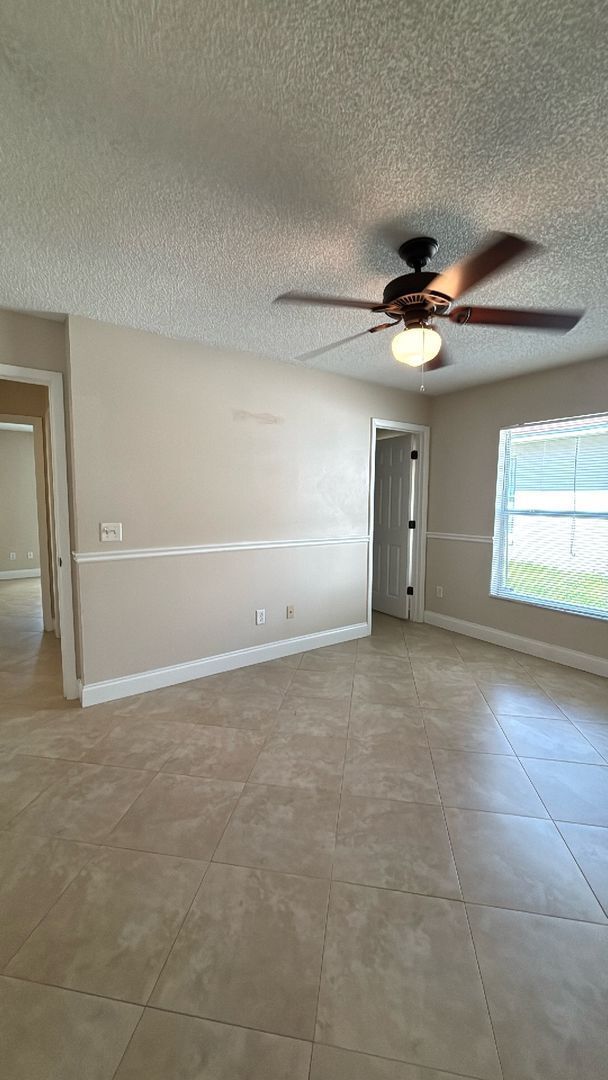 Building Photo - 1019 Brielle Ave