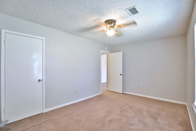 Building Photo - Cul-de-Sac 3/2/2; Ward, Madison, Cooper schools