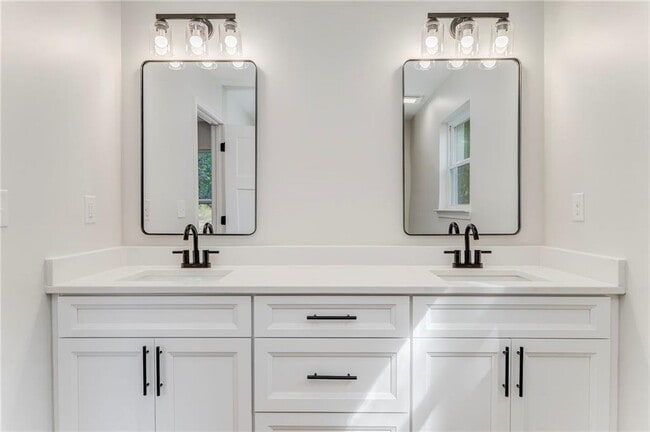 Building Photo - 22 Earls Way