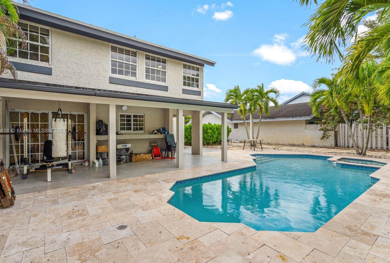 Building Photo - 8351 SW 39th Ct