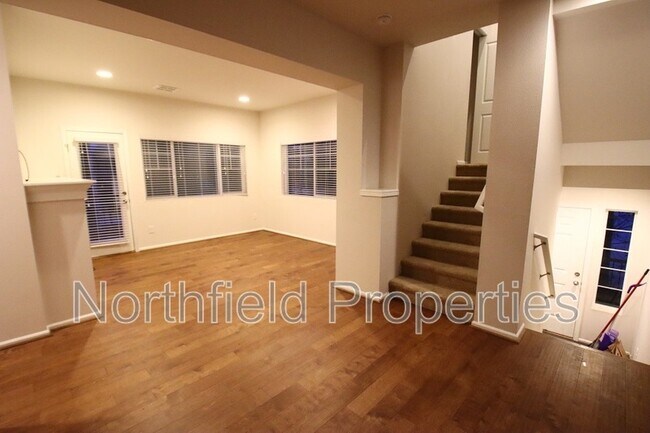 Building Photo - 3421 31st Dr