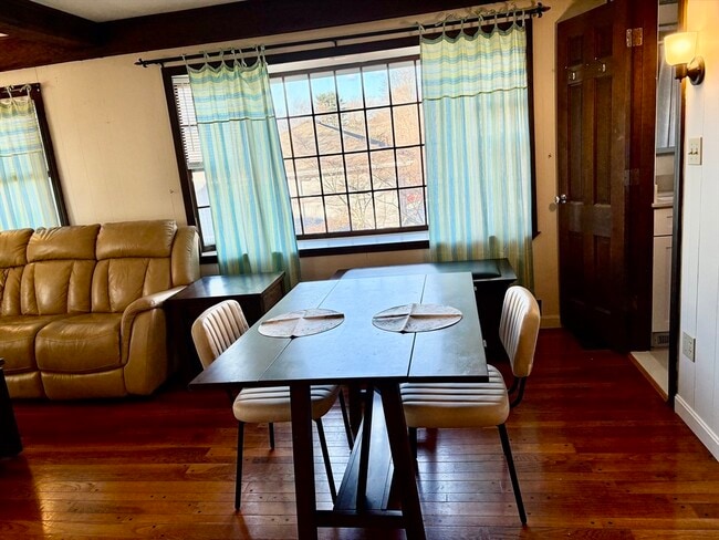 Building Photo - 5 Orchard Cir