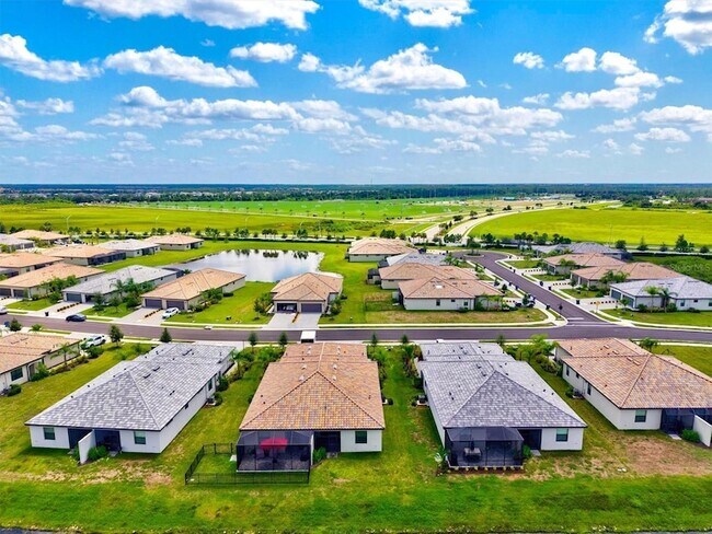 Building Photo - 15519 Sunny Day Dr