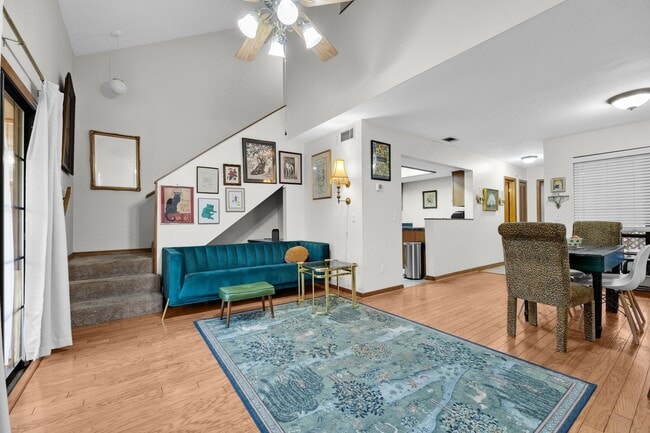 Building Photo - this well-maintained townhome features 2 bedrooms and 2 bathrooms