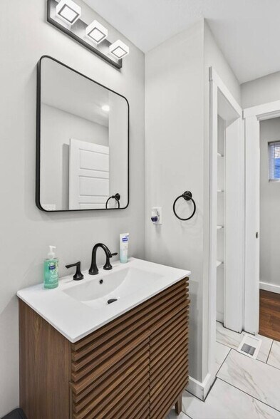 Building Photo - 518 Prospect St