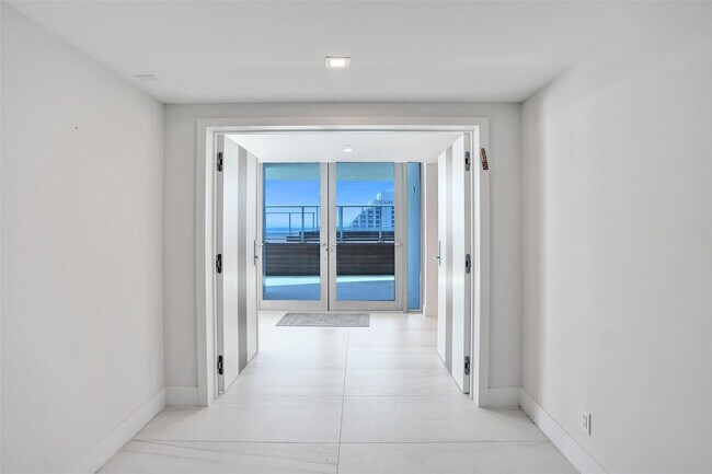 Building Photo - 701 N Fort Lauderdale Beach Blvd