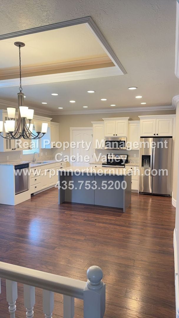 Building Photo - 4 Bedroom in Cobble Stone Gated Community in Providence!