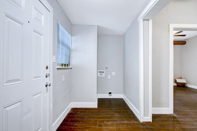 Building Photo - 438 Pruitt Ave