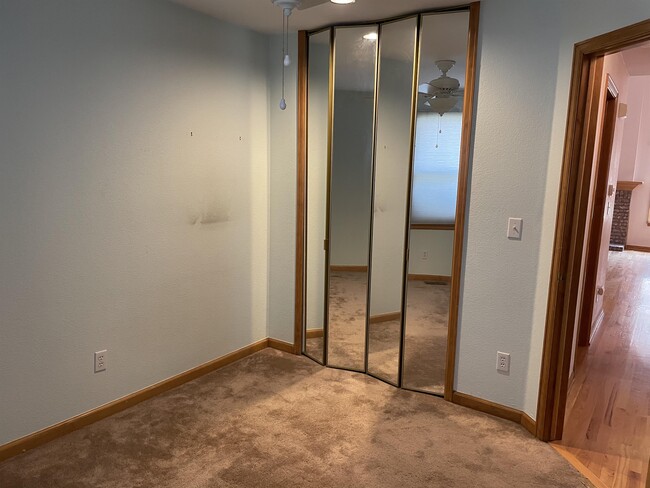 Building Photo - 2534 E 125th Way