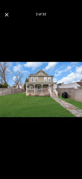 Building Photo - 605 2nd Ave