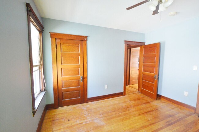 Building Photo - 53 Forest St
